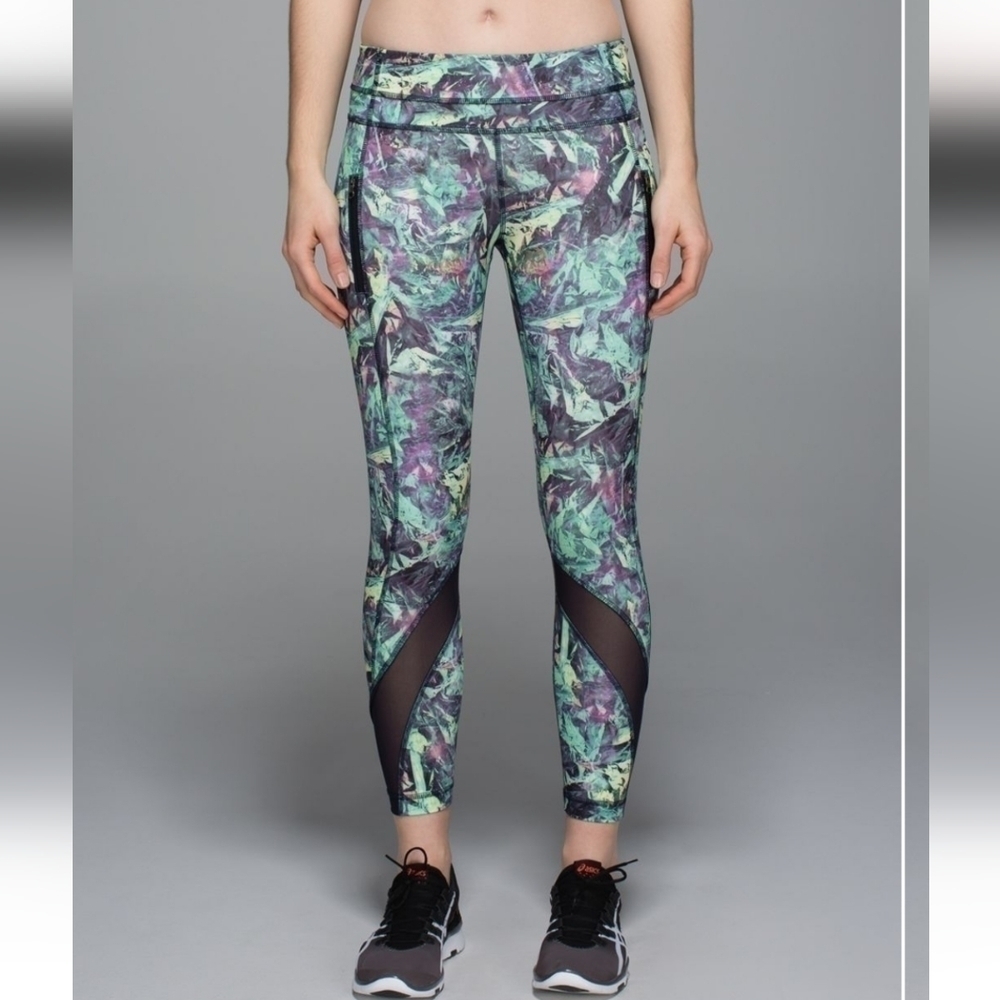 Lululemon Inspire Tight Luxtreme (Mesh) Multi color size 4